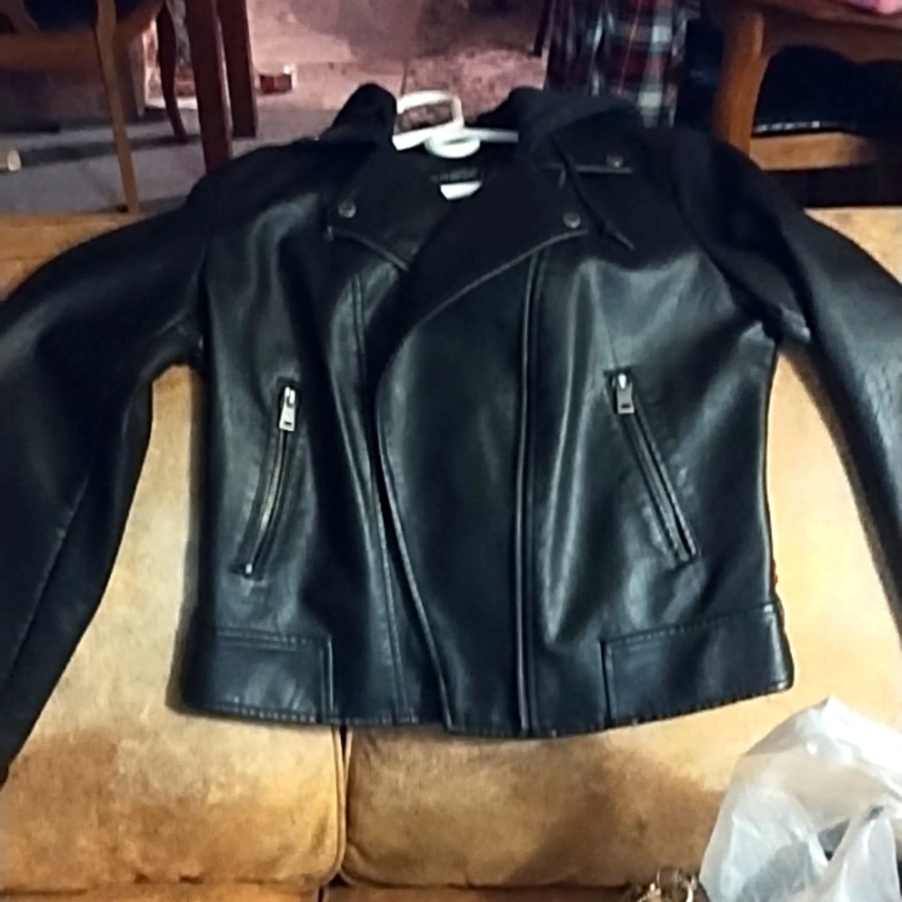 Leather jacket for lady's
